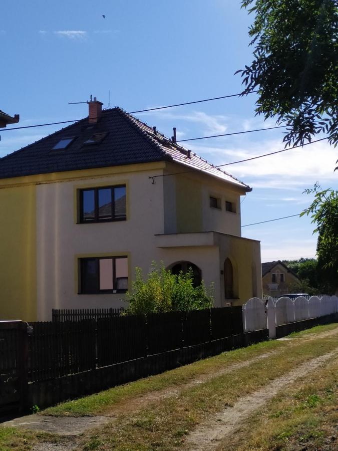 Apartmán Podkrovní apartmán v přírodě, vhodný k relaxaci i na služební cesty Cerna u Bohdance Exteriér fotografie
